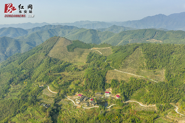 （红）穷山瑶变身新景点.jpg