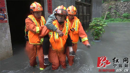 消防救老人2500.jpg 消防救老人2500.jpg