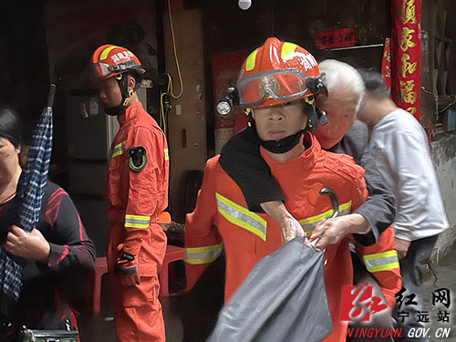 消防救老人1500.jpg 消防救老人1500.jpg